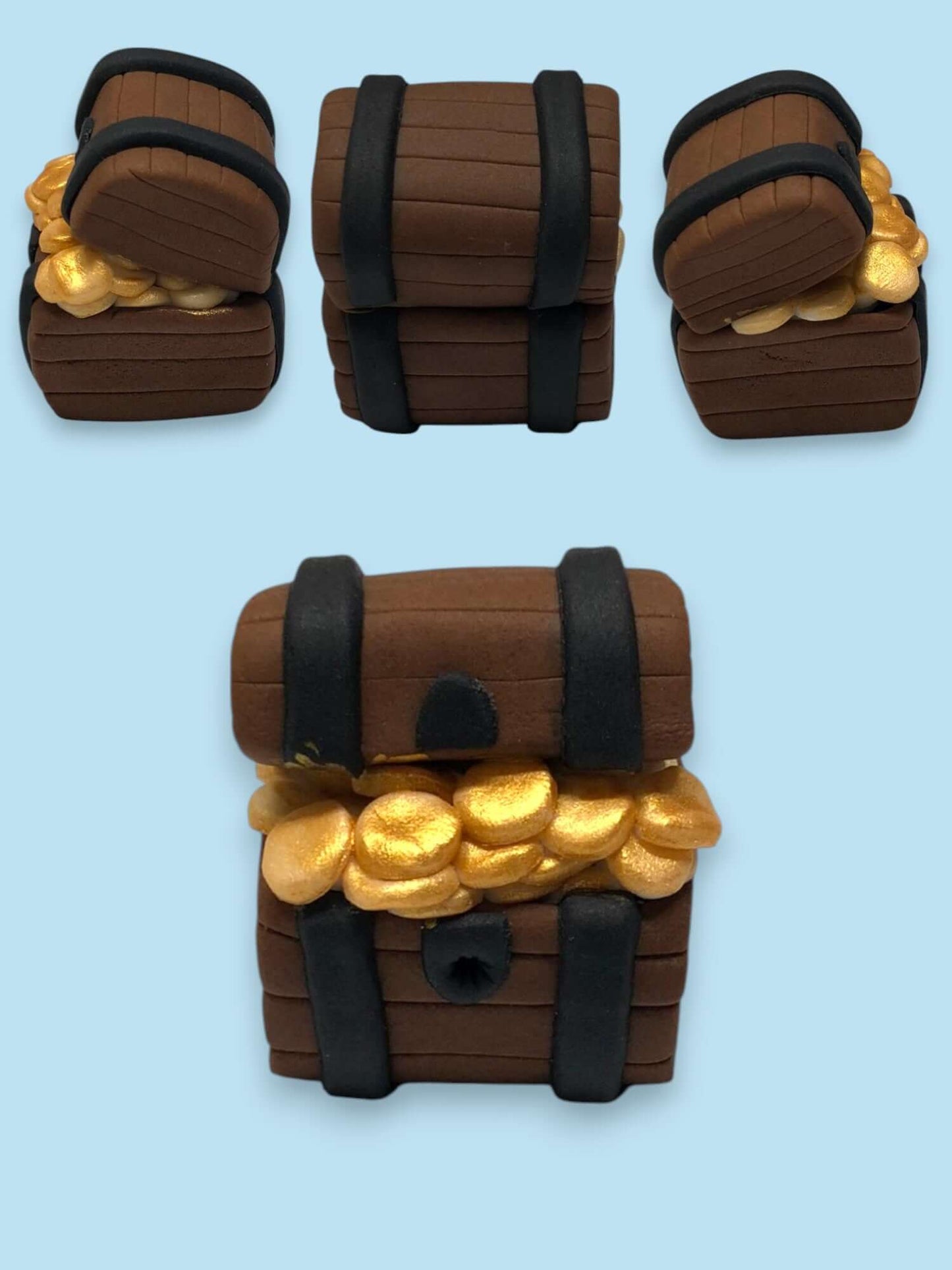 pirates buried treasure made from fondant icing